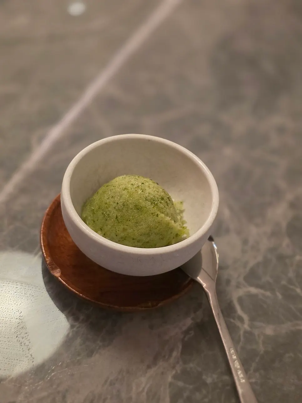 라임과 깻잎 소르베 디저트