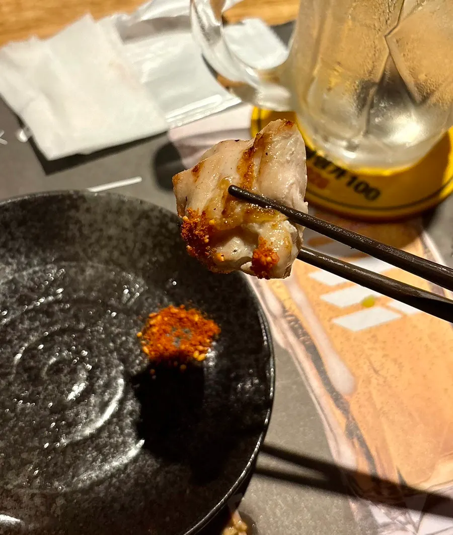 A plate with the 5-skewer yakitori assortment