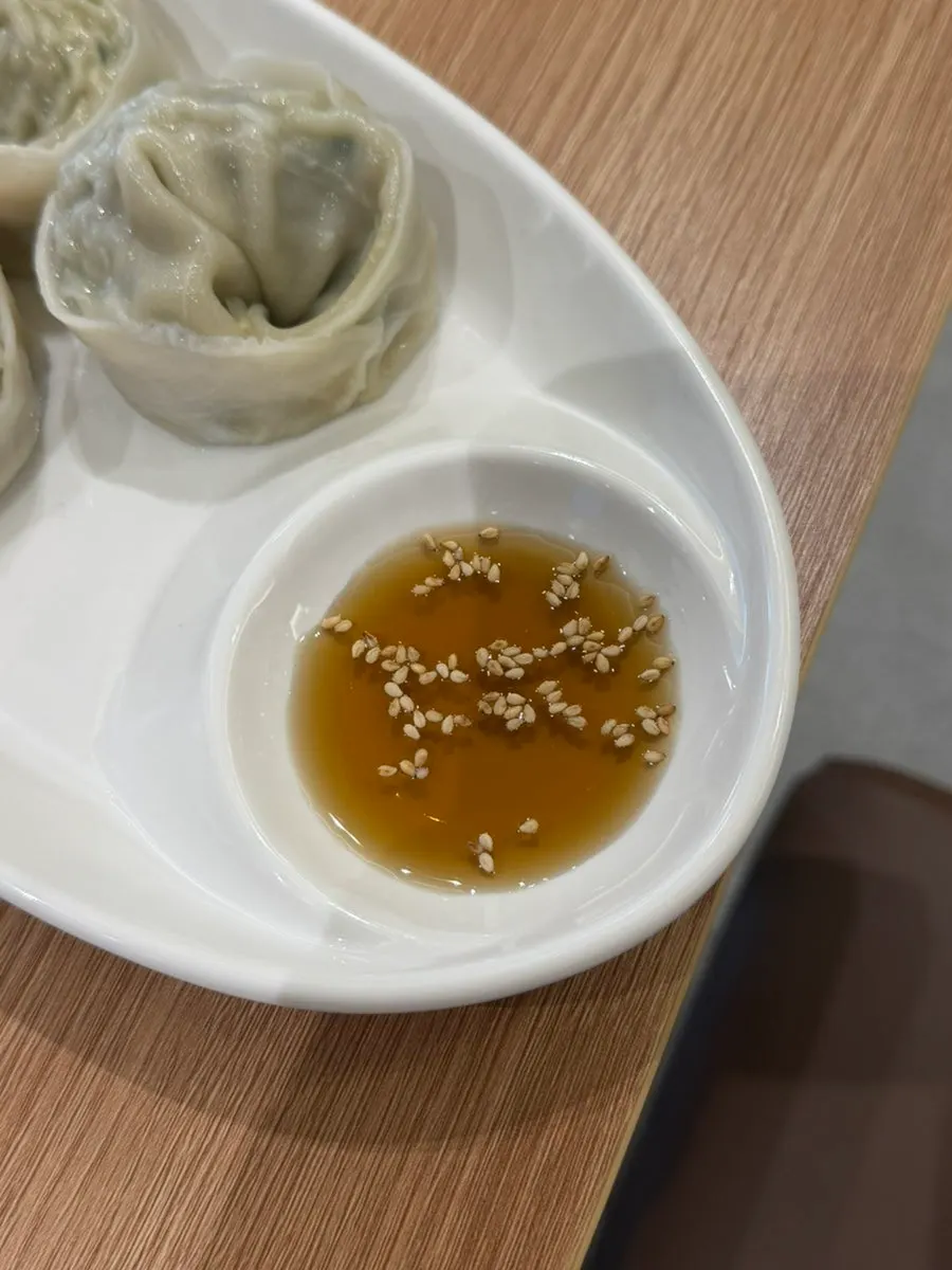 고기왕만두와 함께 나온 간장 종지