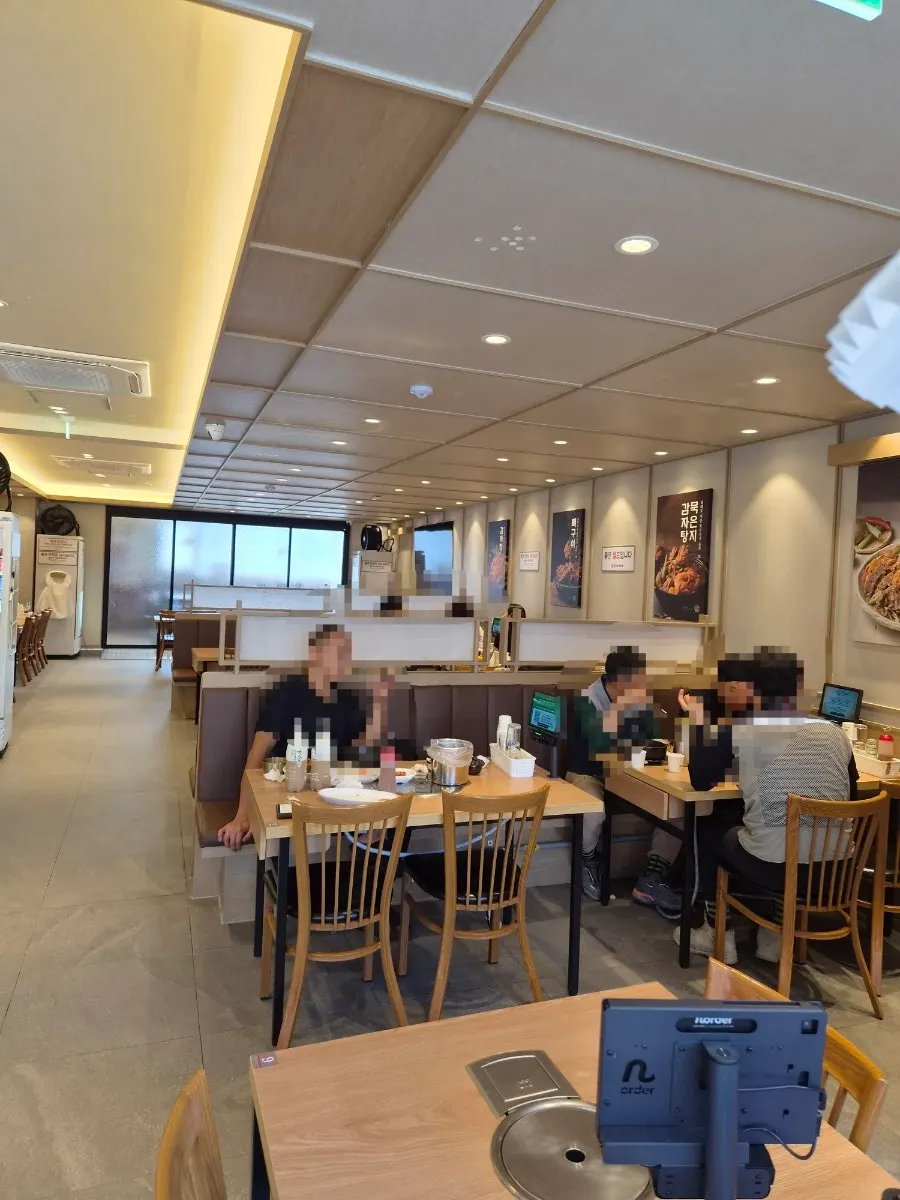 Restaurant seating with comfortable spacing