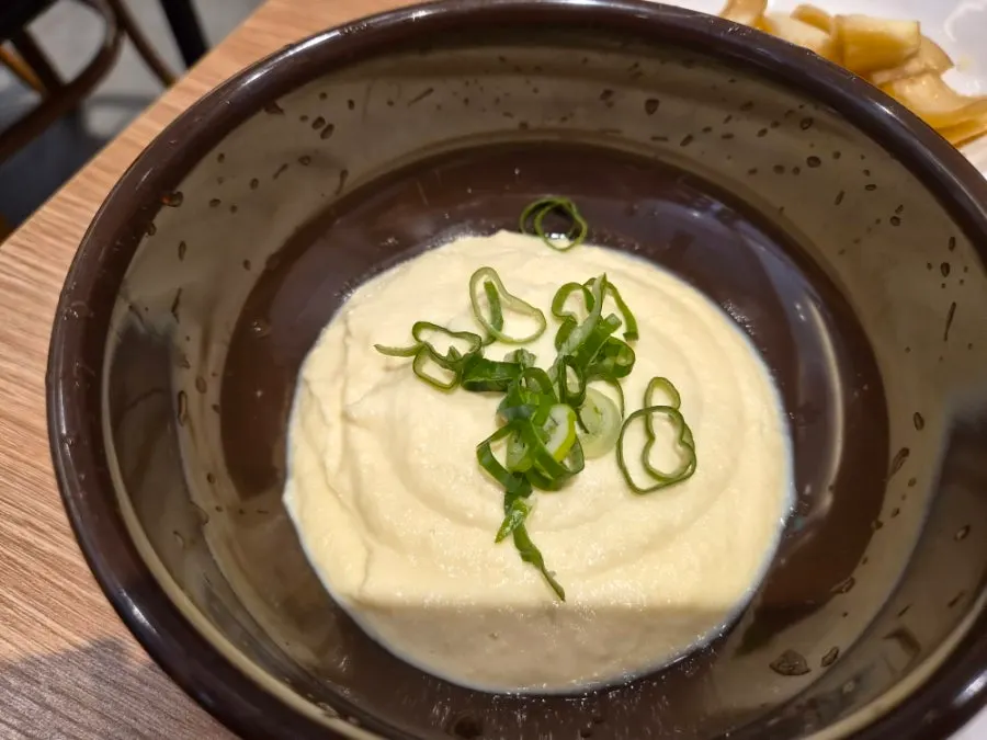 순대전골감자탕 위에 올려진 콩크림