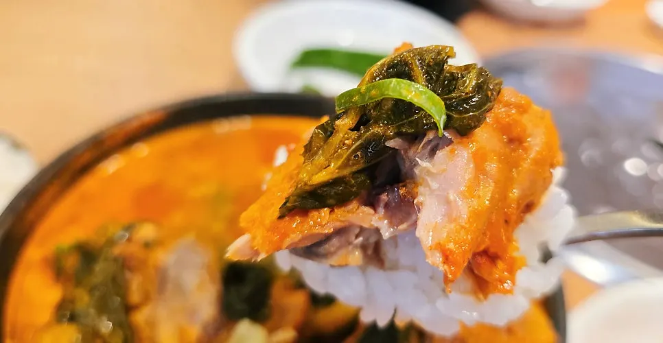뼈해장국 특과 갈비탕 특, 석쇠불고기 한 상