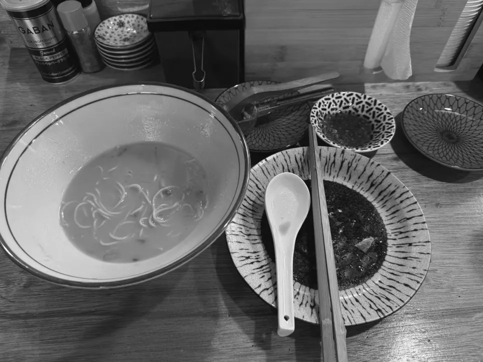 거의 비운 라멘 그릇