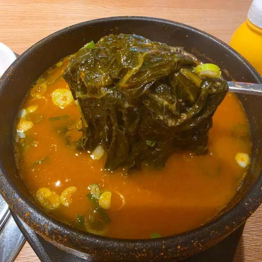 뼈찜 주문 시 기본으로 나오는 우거지 해장국 국물