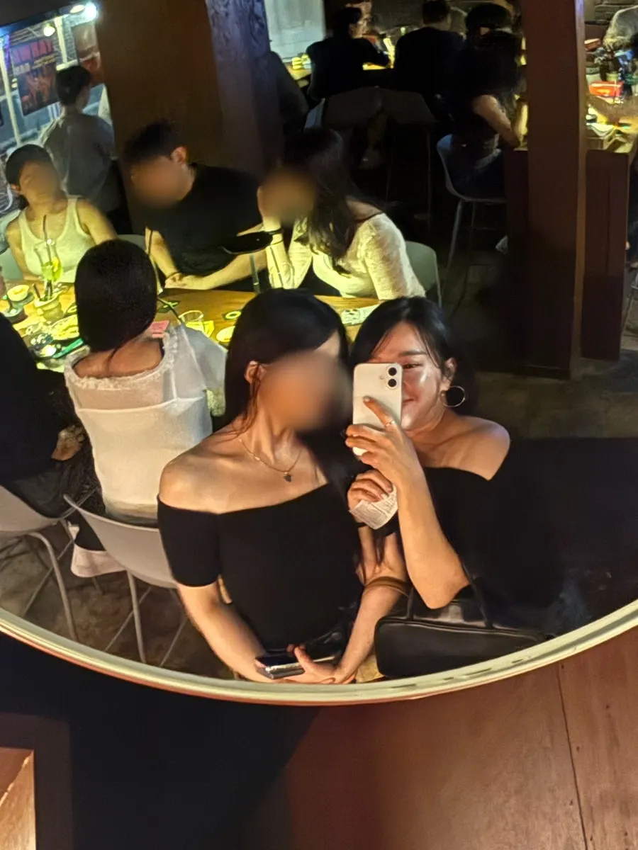친구와 추억 노래를 즐긴 바
