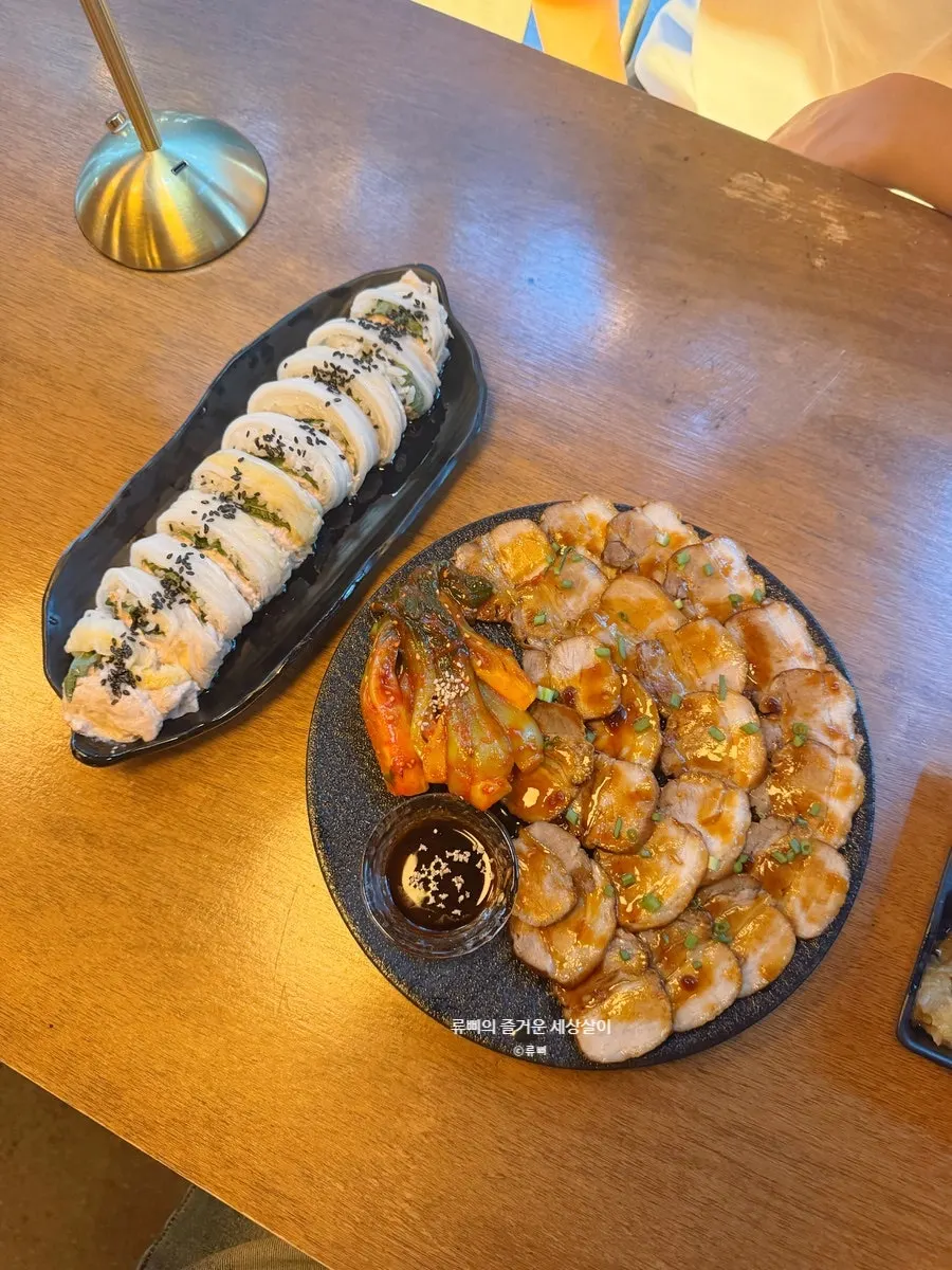 Ijillirya Yeonnam's side dish menu board