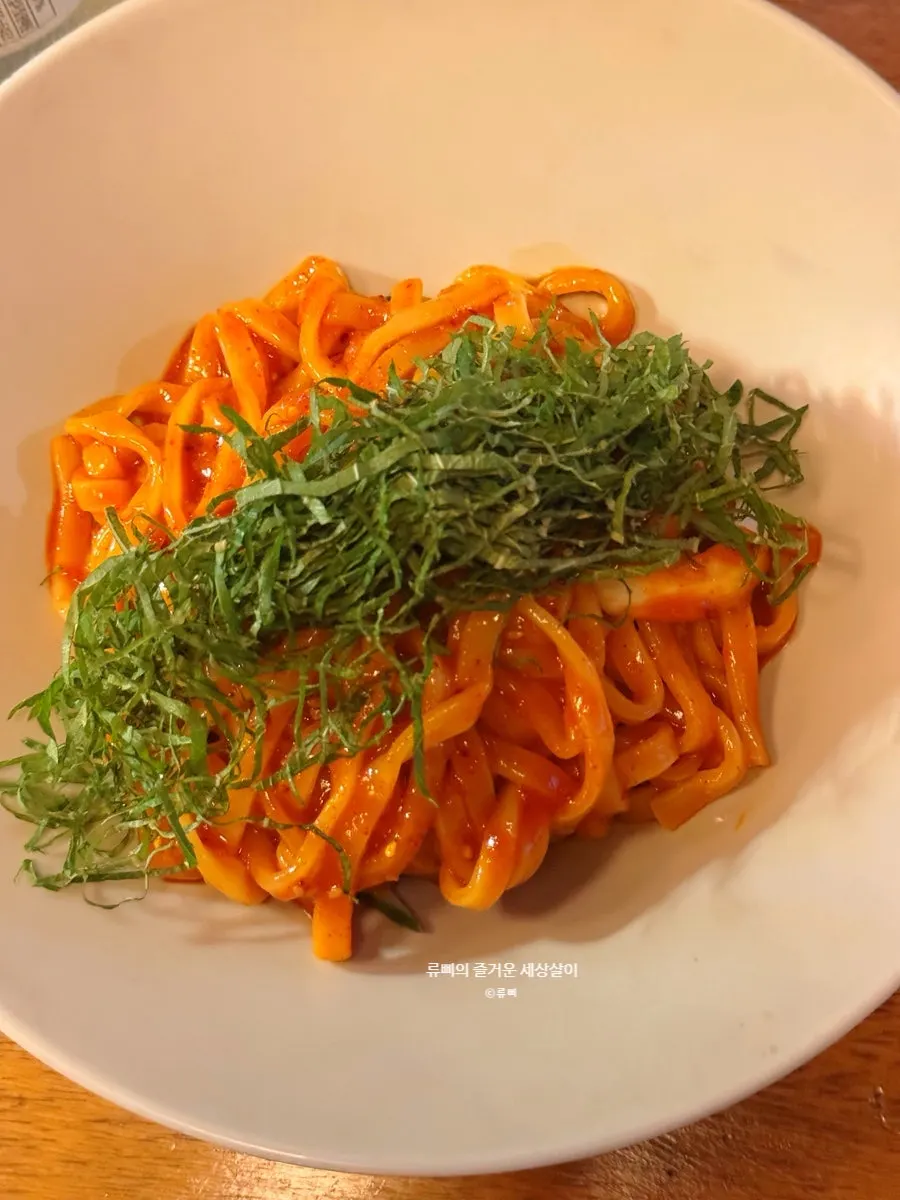 Kal-bibim noodles mixed with vegetables