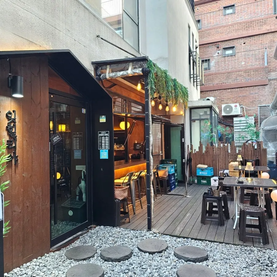 잊힐리야 연남 야장에서 본 거리 풍경
