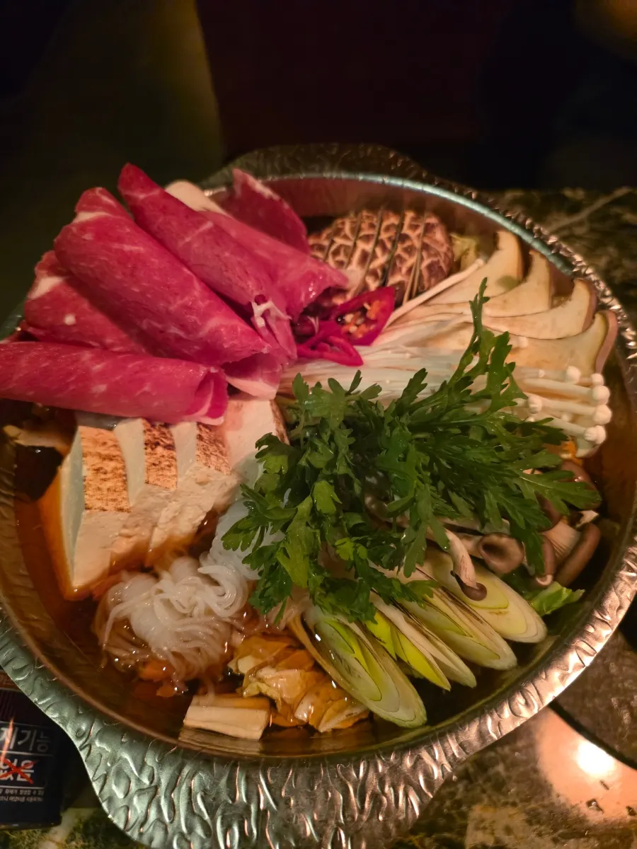 Ito Set sukiyaki served after the sashimi