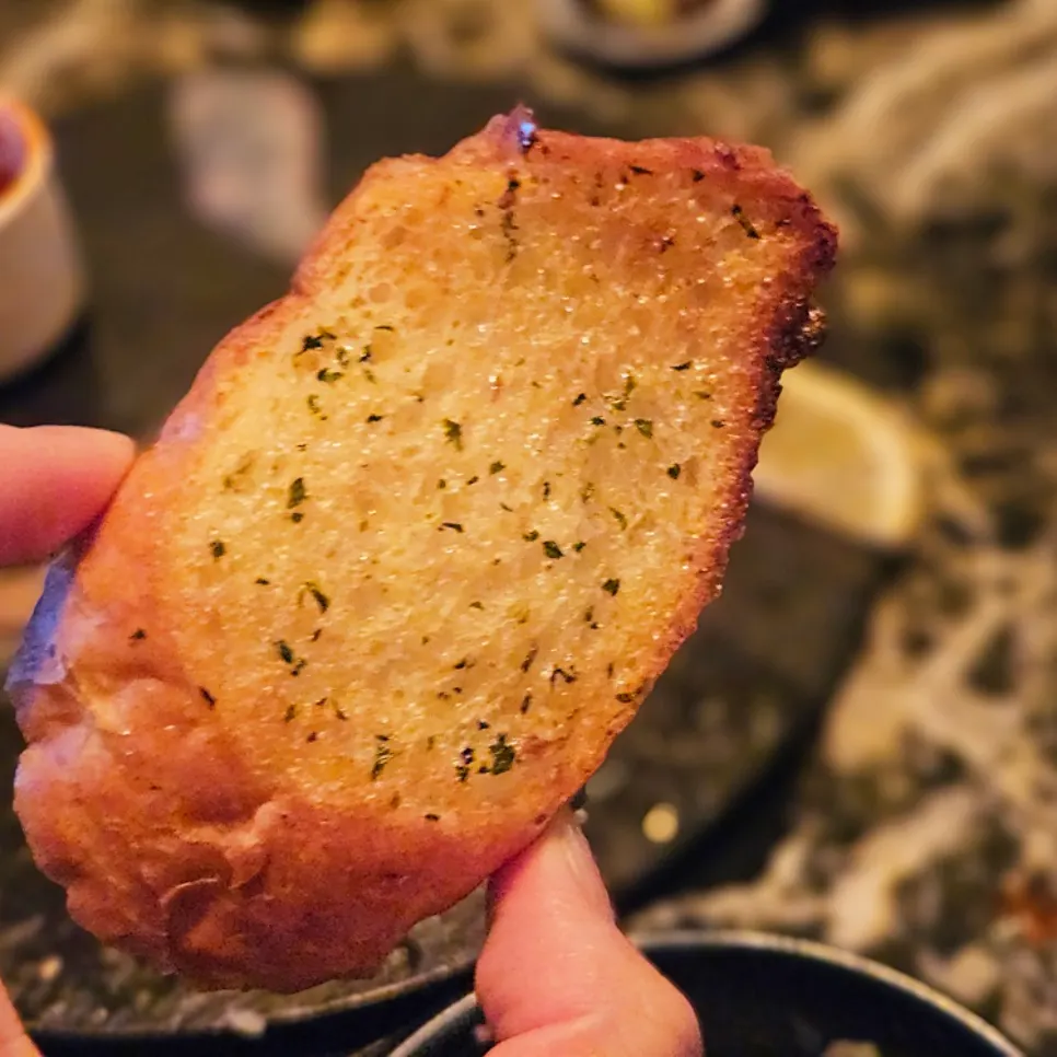 Close-up of the garlic baguette
