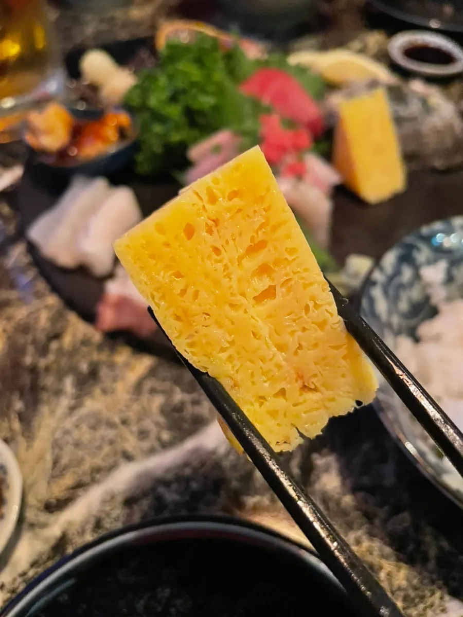 내장이 올라간 전복 사시미