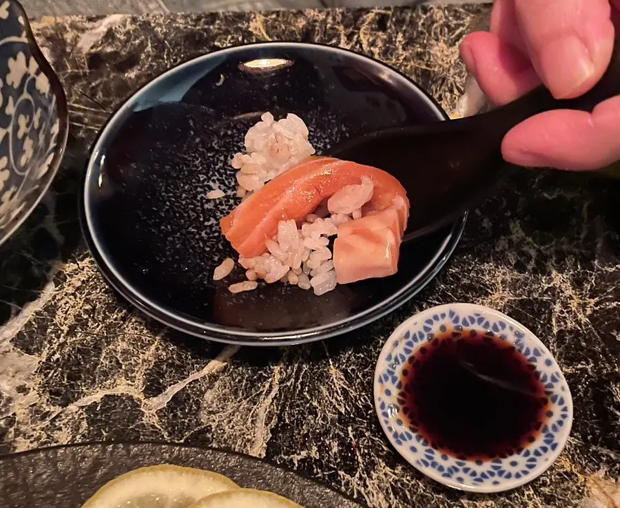 친구가 만든 연어초밥