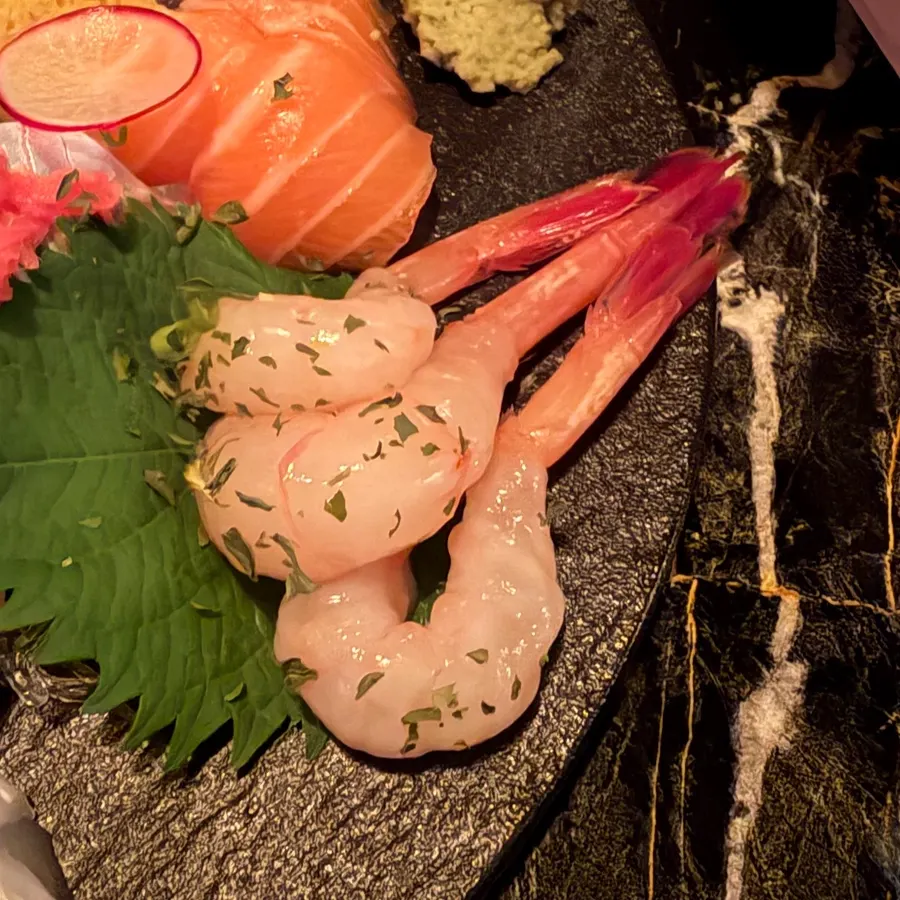 Thickly sliced flounder sashimi