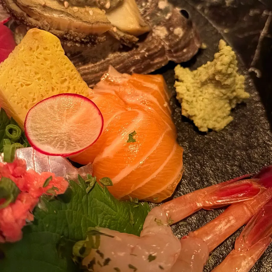 Plump sweet shrimp sashimi