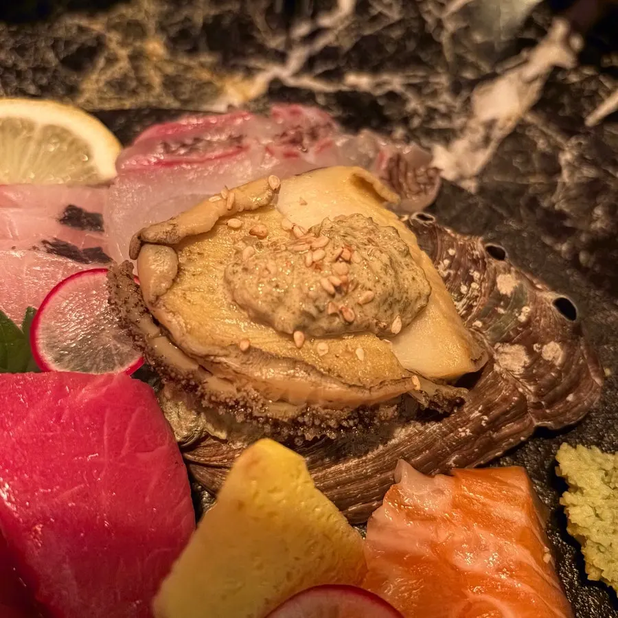 Thickly sliced salmon sashimi
