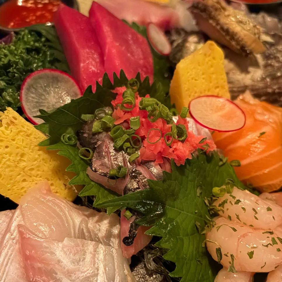 Thickly sliced tuna sashimi