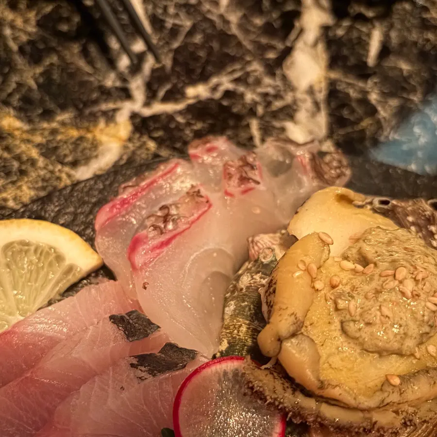 Chewy-textured sea bream sashimi