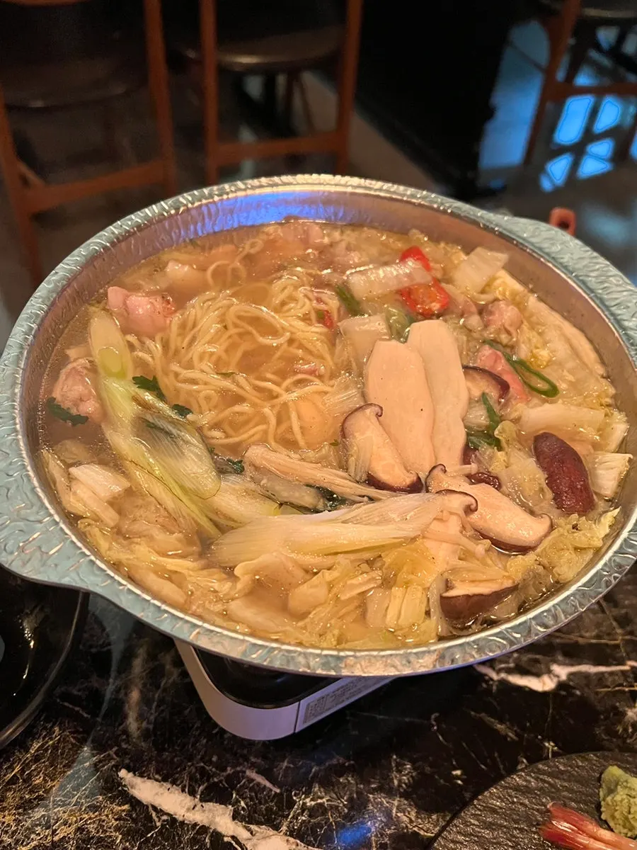 Tender chicken cooked in the mizutaki broth