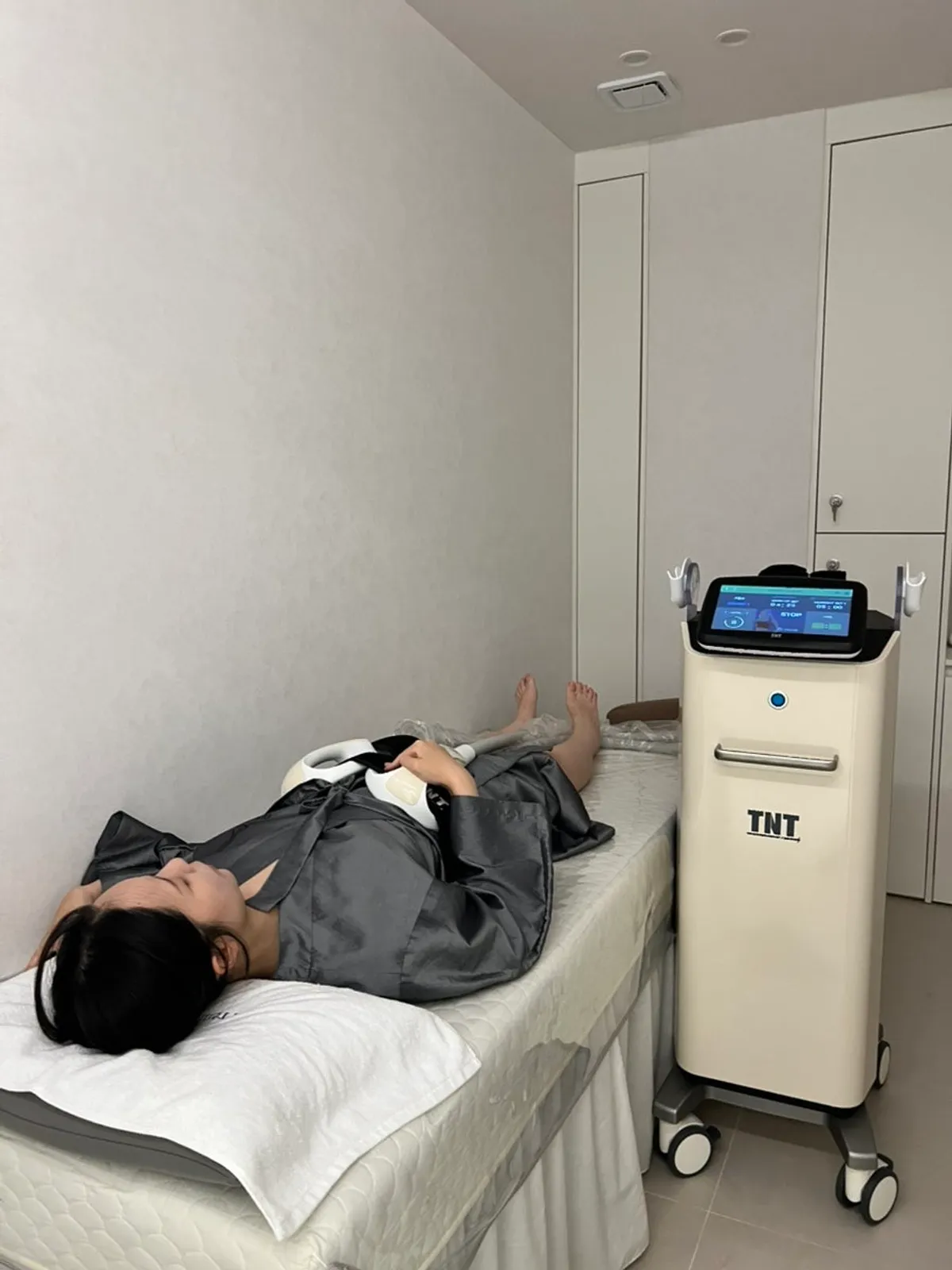 TNT 머슬 테라피 준비된 관리실 베드