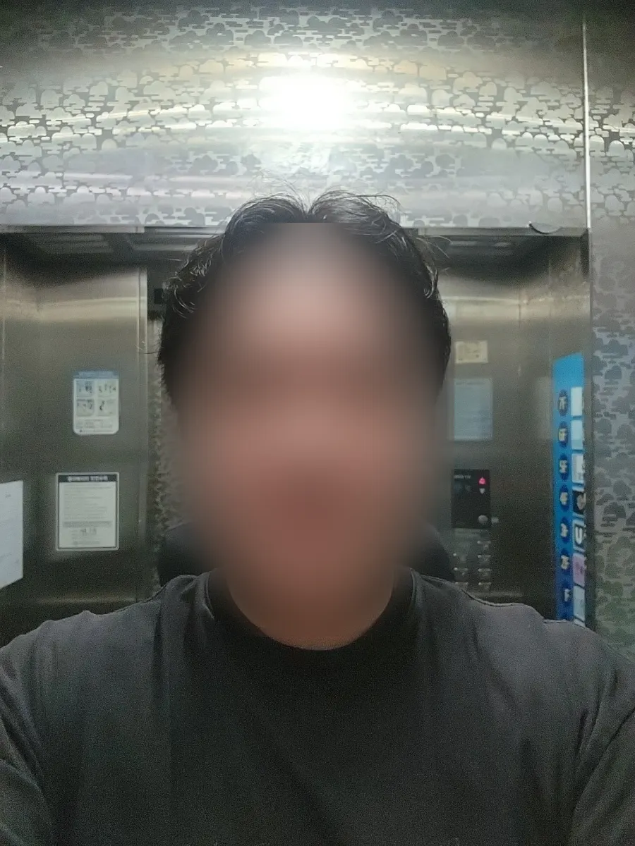 頭皮保護剤を塗って進めるダウンパームの工程