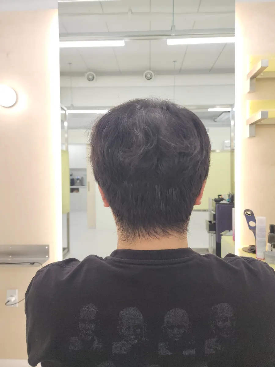 ダウンパームカット後、サイドのボリュームが整った様子