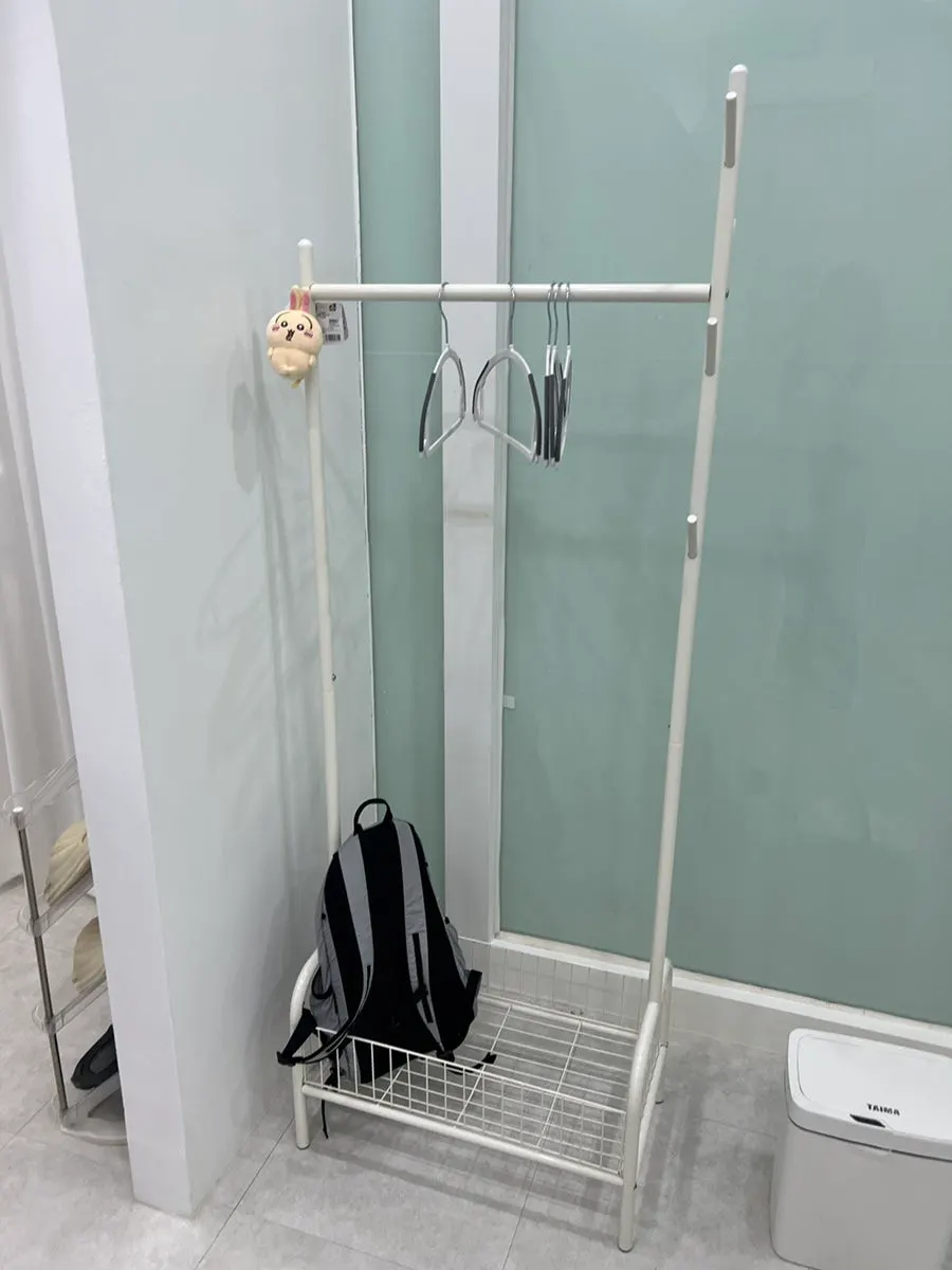 Rack for hanging belongings and outerwear