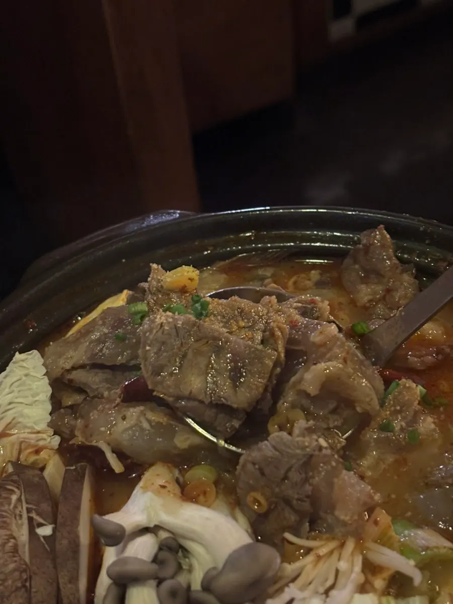 특제 소스에 찍은 스지 한 점