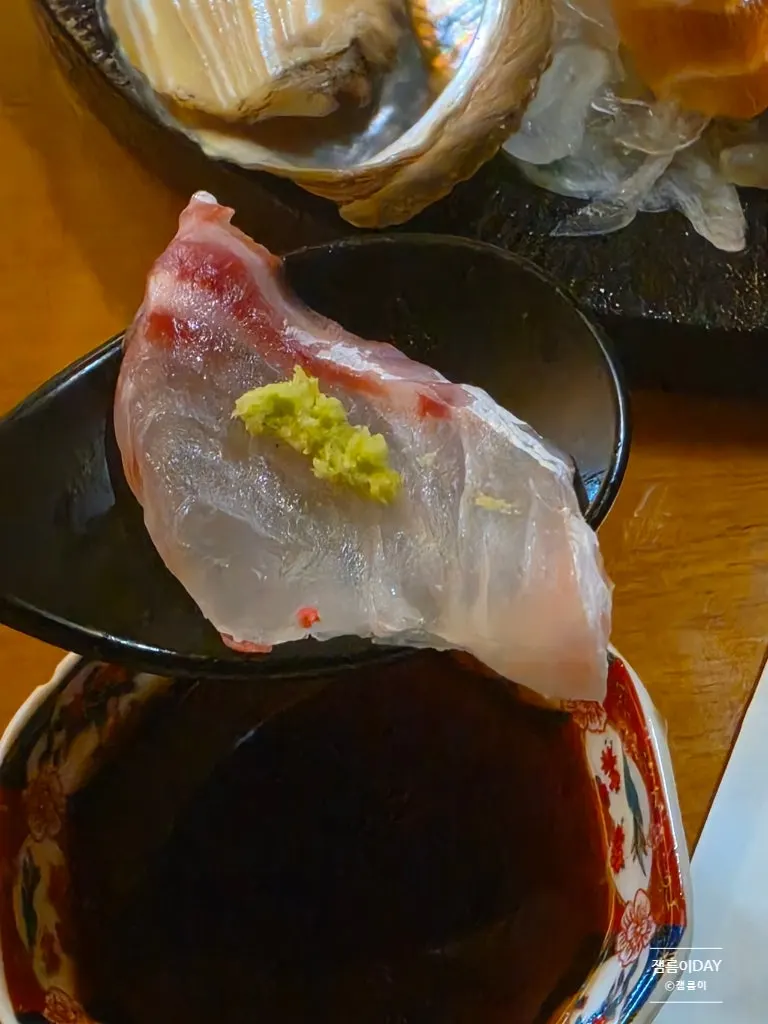 Aged sashimi with tuna belly and salmon