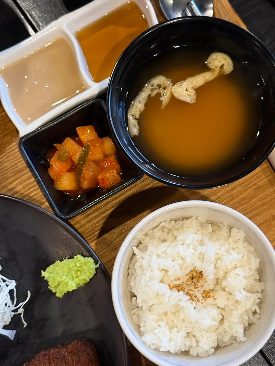 Gyudon and side dishes on the table