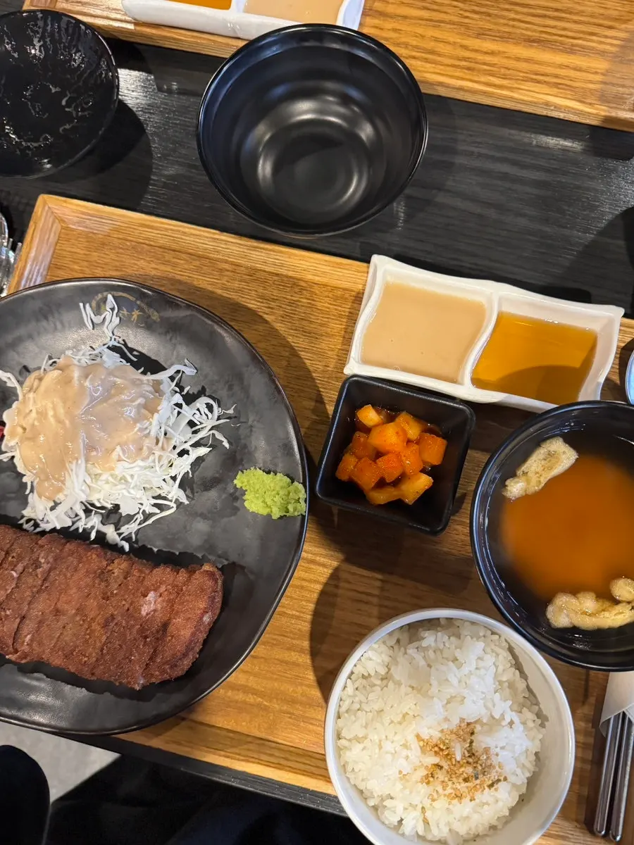 Menu board at Izawa Cheonan Sinbu-dong Branch