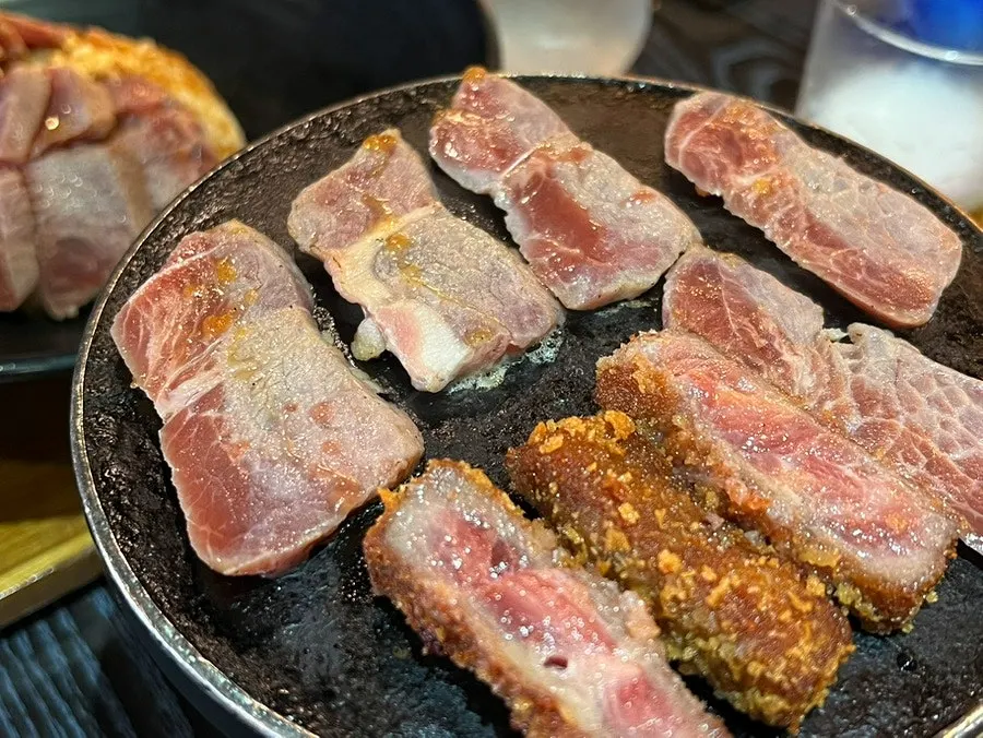 Cross-section of gyukatsu cooking on the stove
