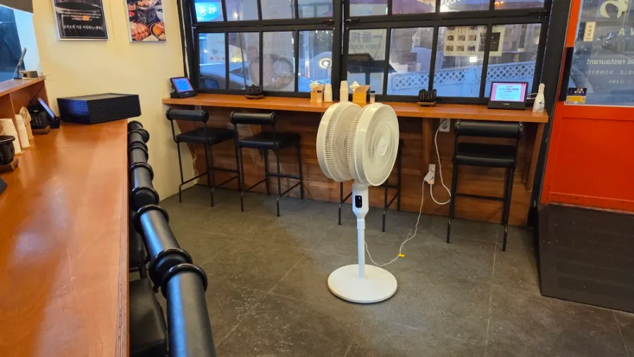 4-seat bar table on the first floor