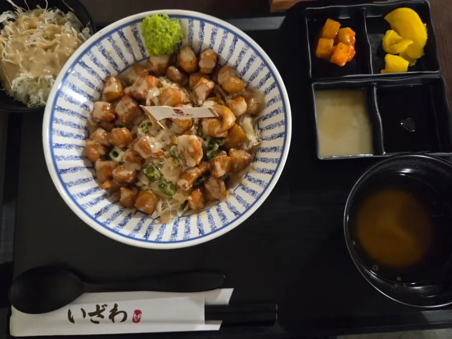 Dontoro-don pork jowl rice bowl at Izawa Sangam