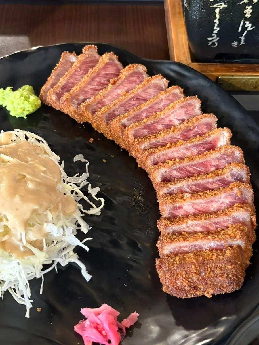 테이블에 놓인 규카츠용 미니 화로