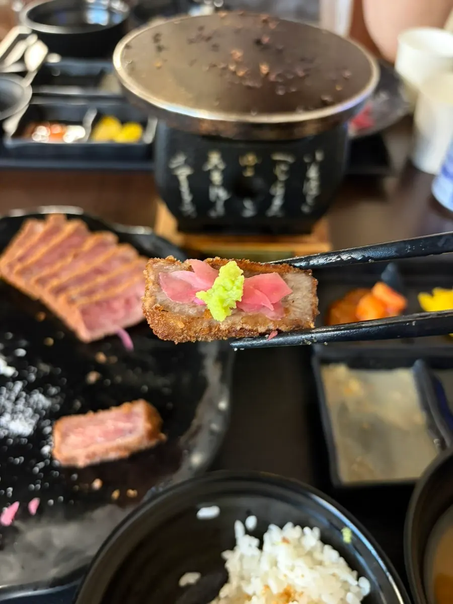 규카츠와 함께 먹는 흰쌀밥