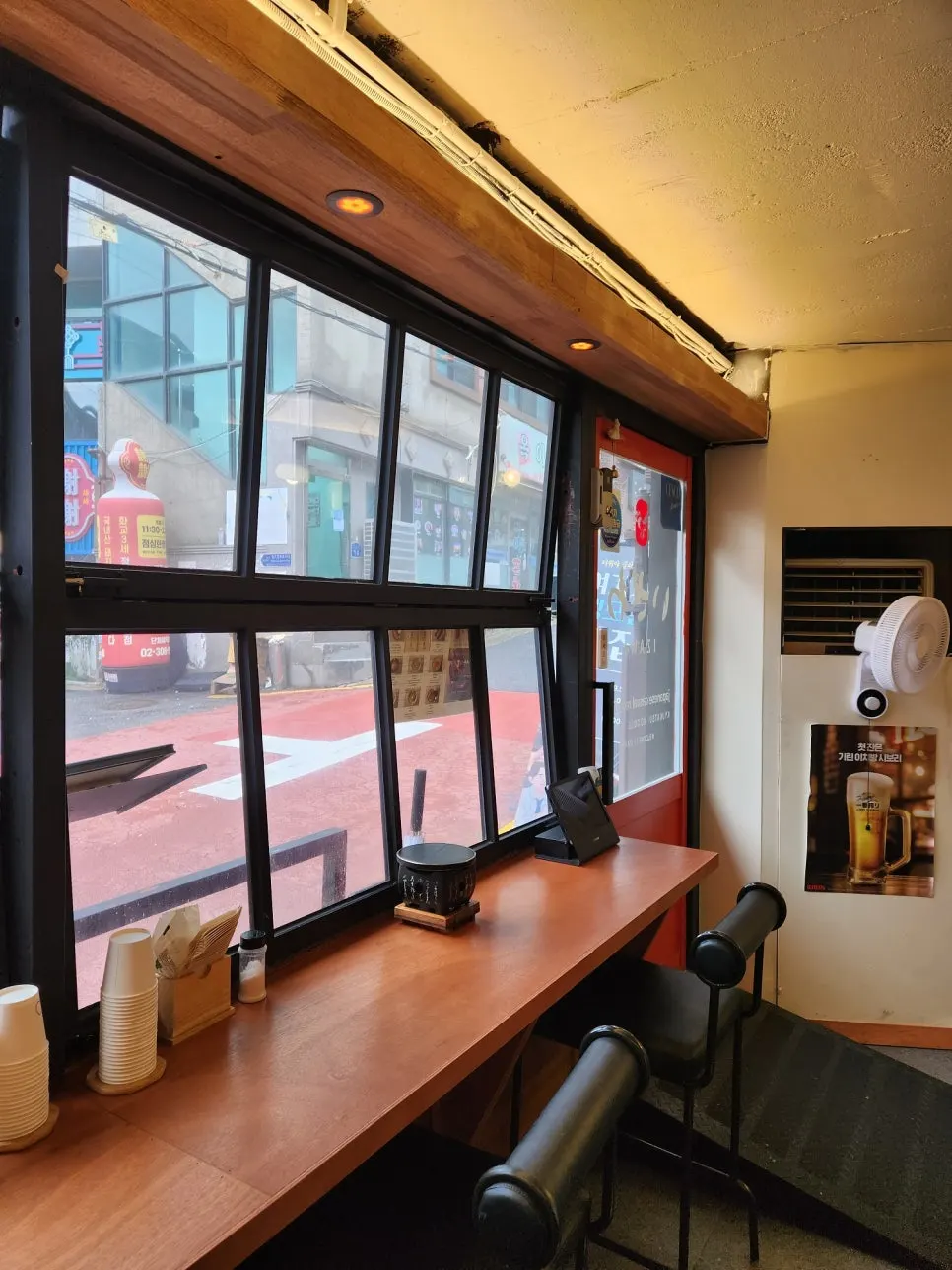 Window-side table seats on the 1st floor