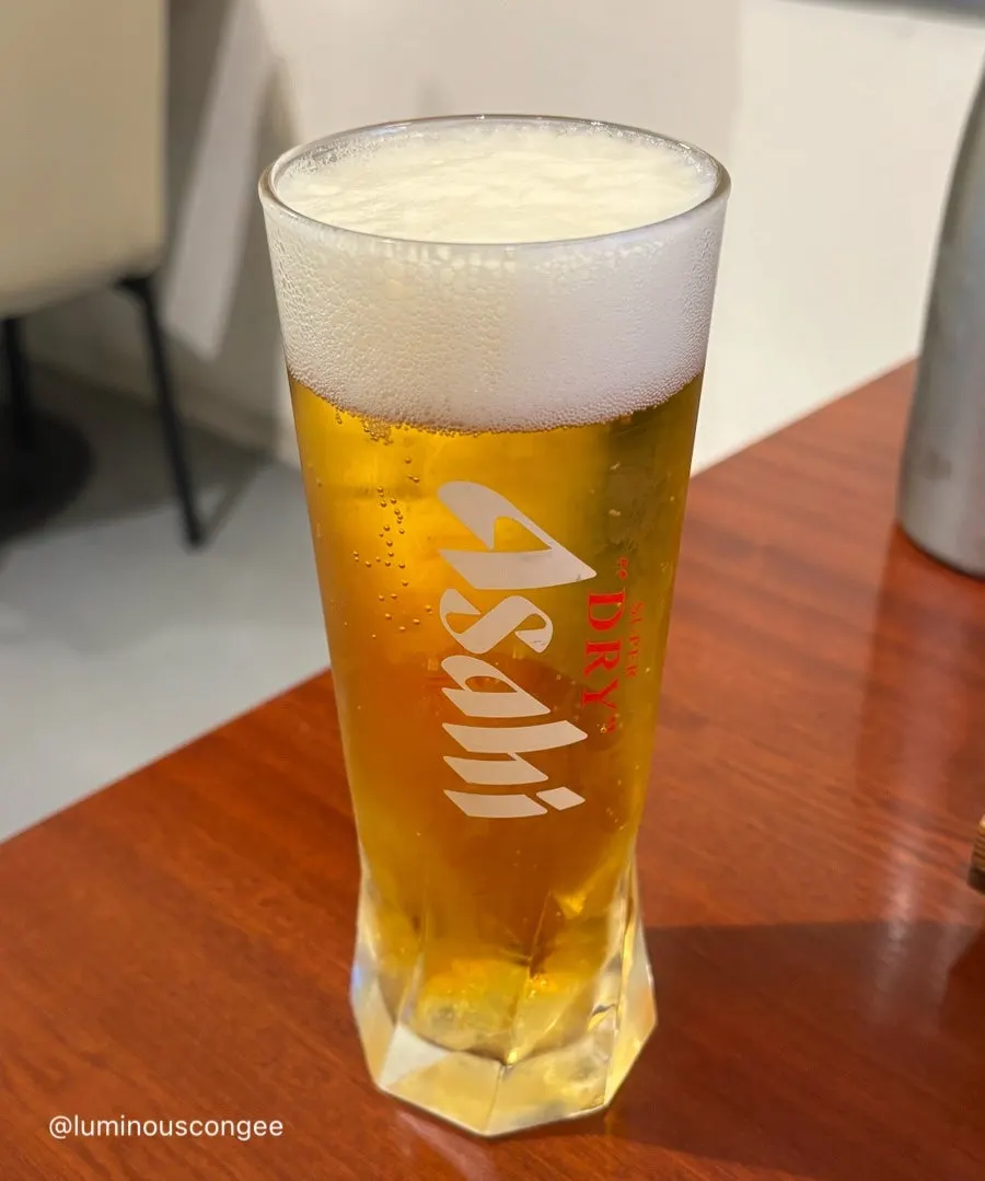 불이 켜진 미니 화로와 불판 세팅