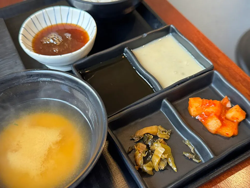 Basic set with rice, soup, radish kimchi, and pickles