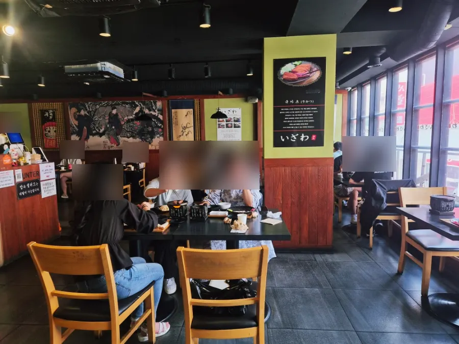 Inside Izawa during the weekend lunch wait