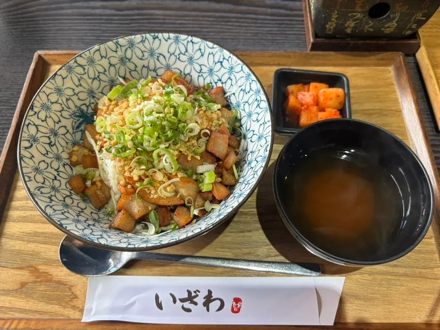 비벼 먹는 돈토로동 한 숟가락