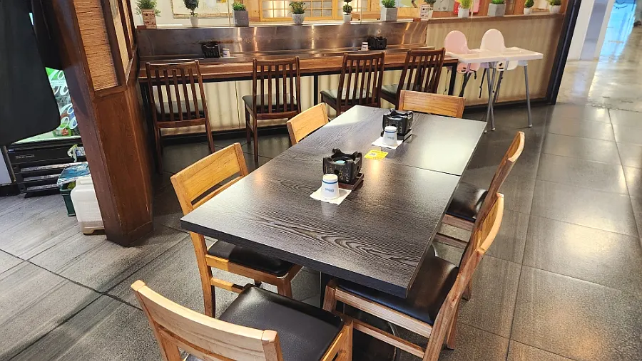 Clean table seating inside Izawa
