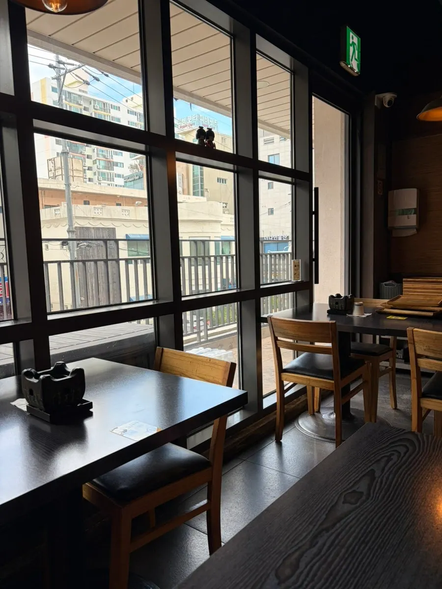 Interior atmosphere of the Izawa restaurant