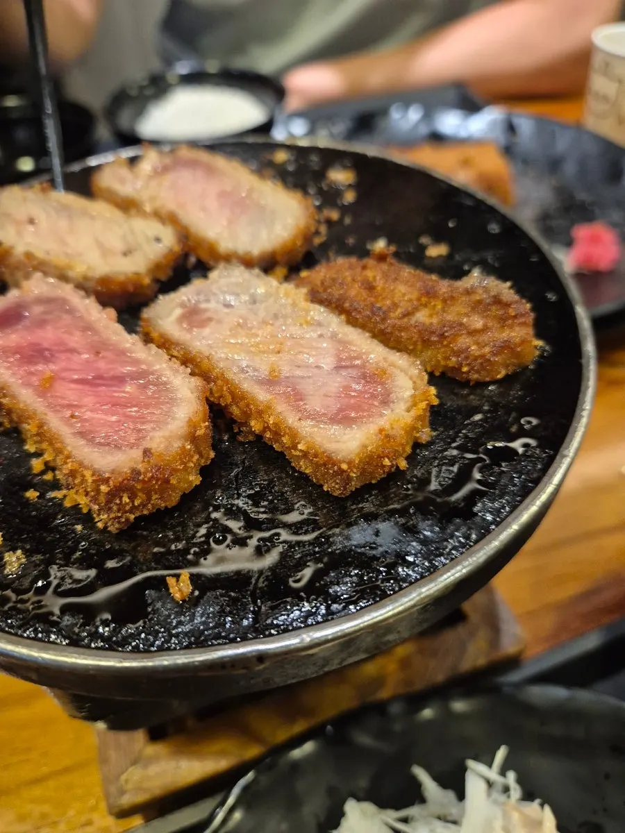 거의 비워진 규카츠 접시
