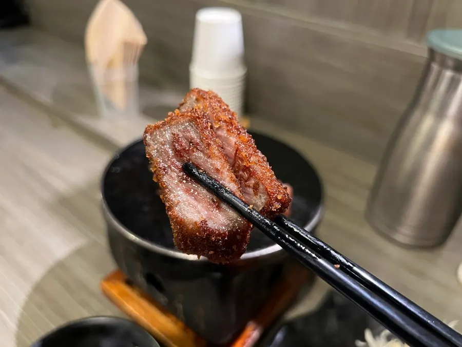 돌판 화로에 구워지는 규카츠