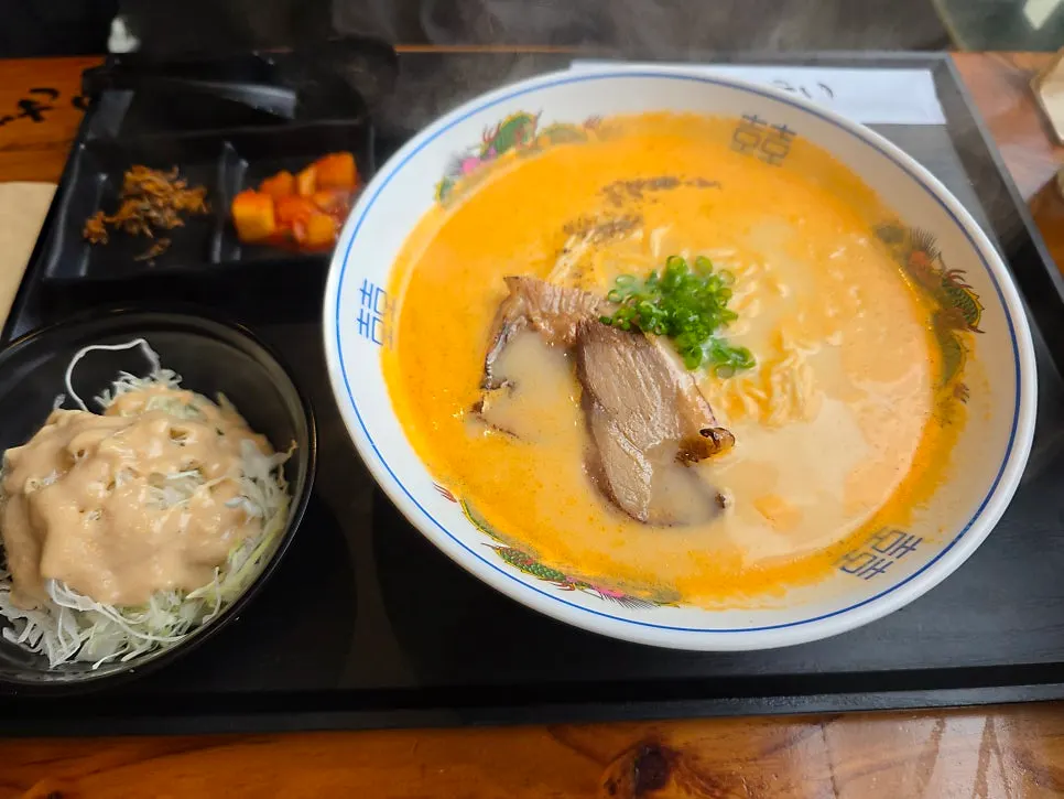 규카츠더블과 카라이 라멘 상차림