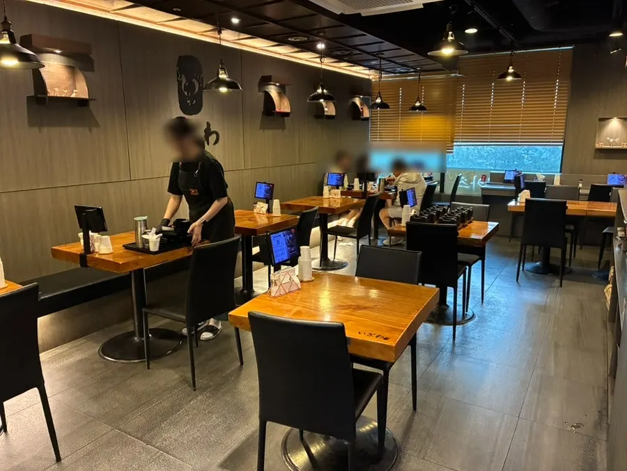Waiting and parking information at Izawa Yeouido Direct Store