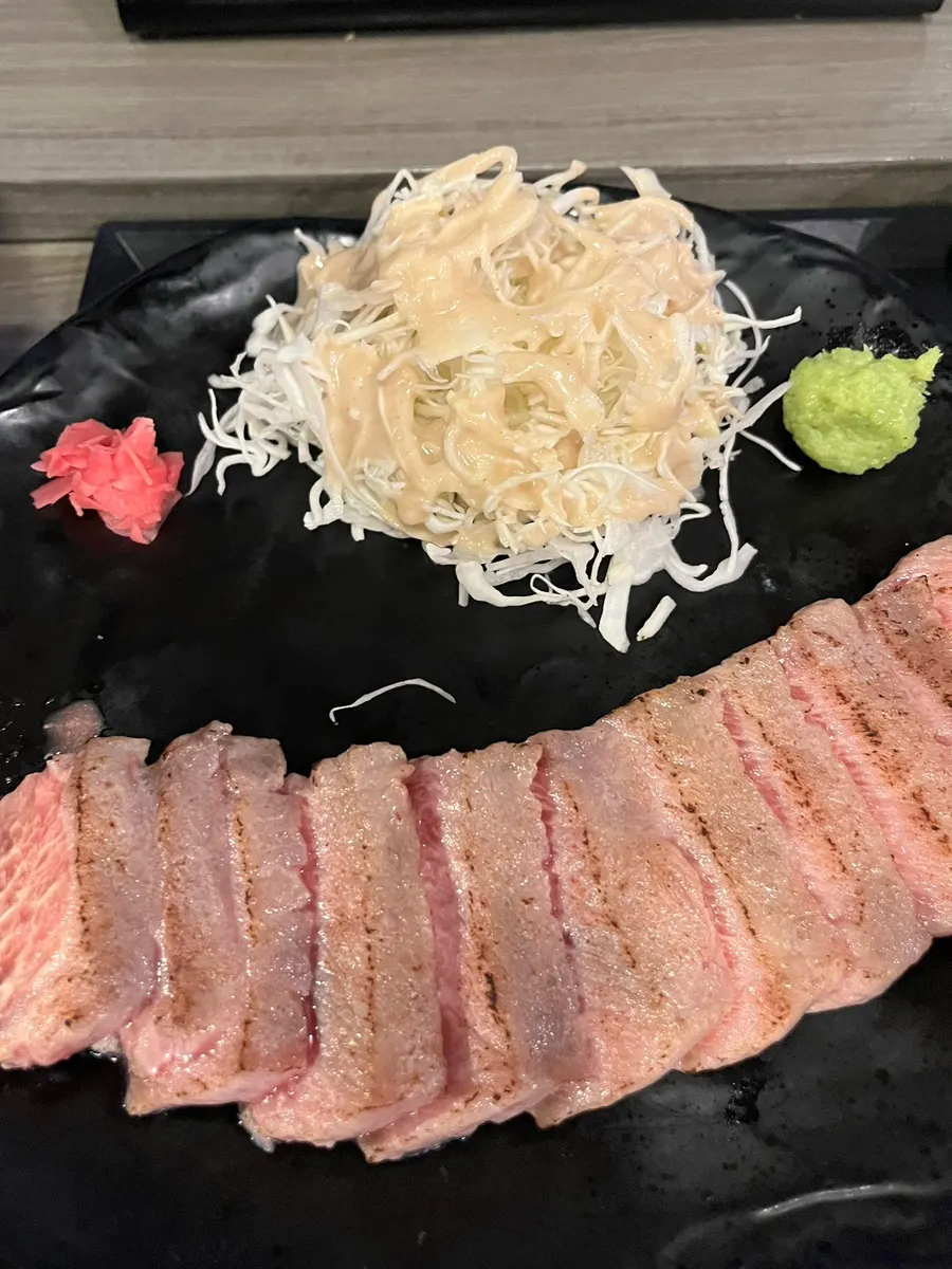 규카츠 세트와 사이드 메뉴 화면