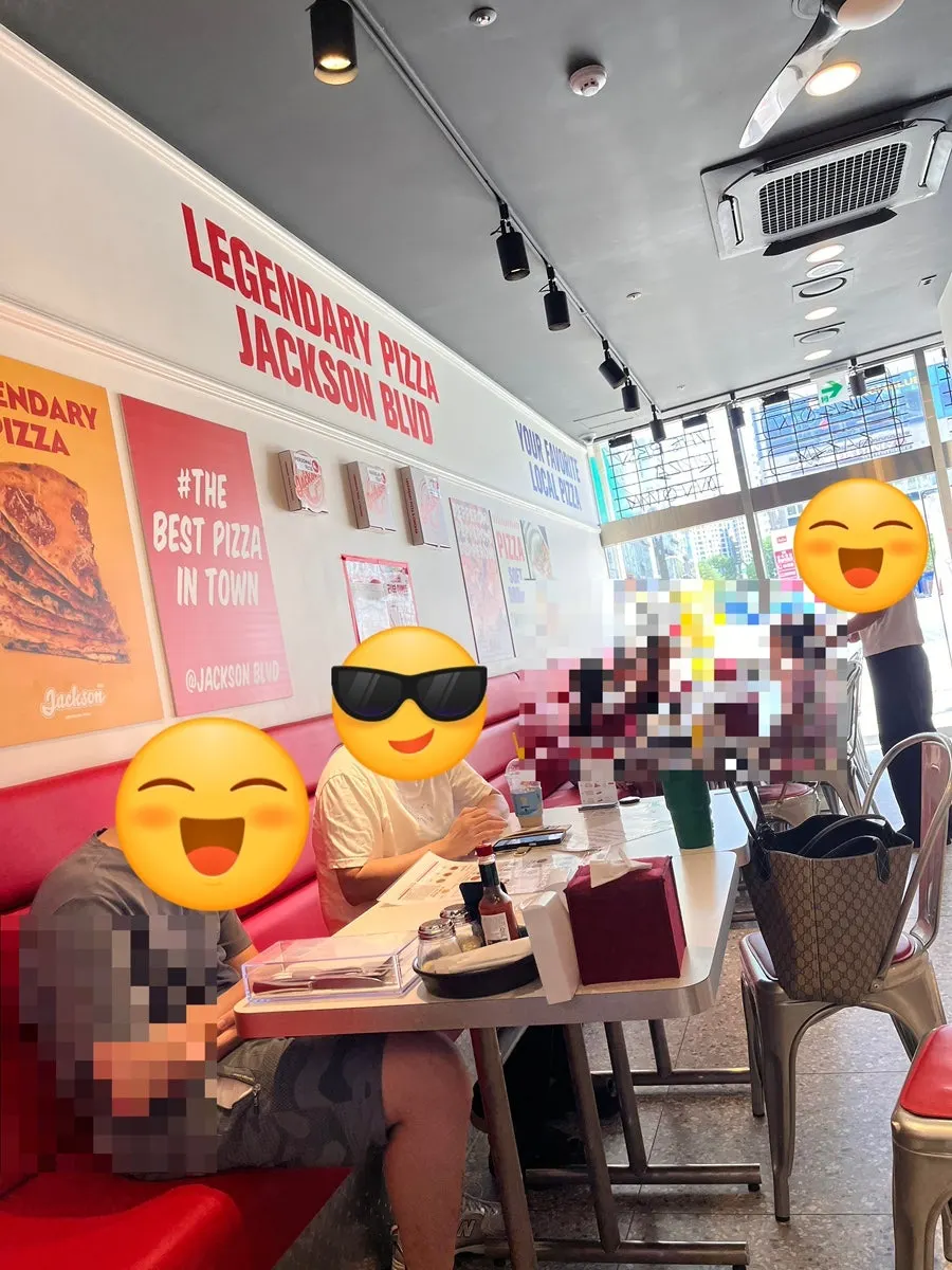 잭슨피자 위례점 홀 공간 전경