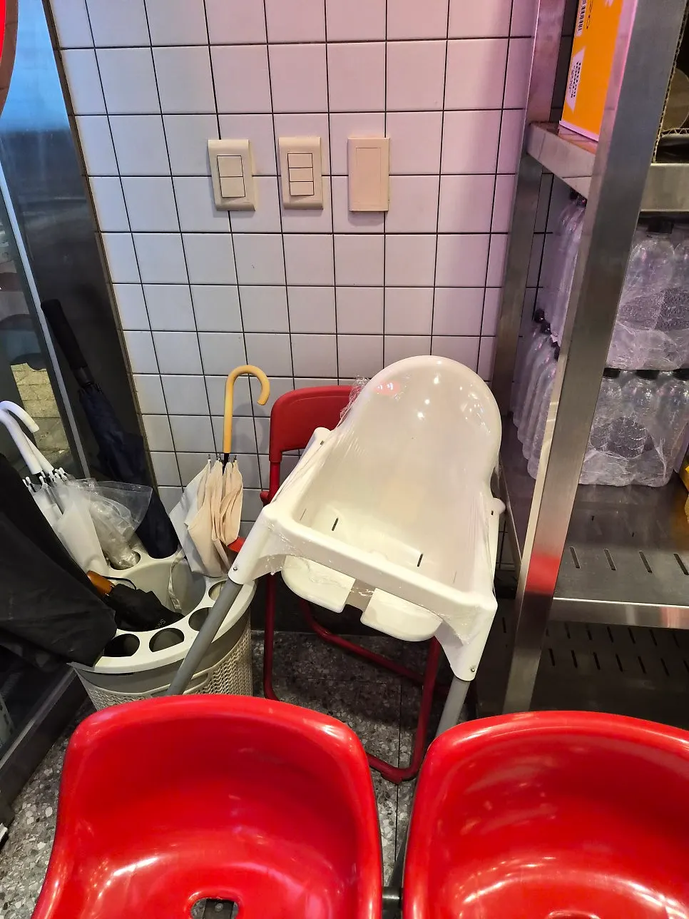 A baby chair ready to use with a child