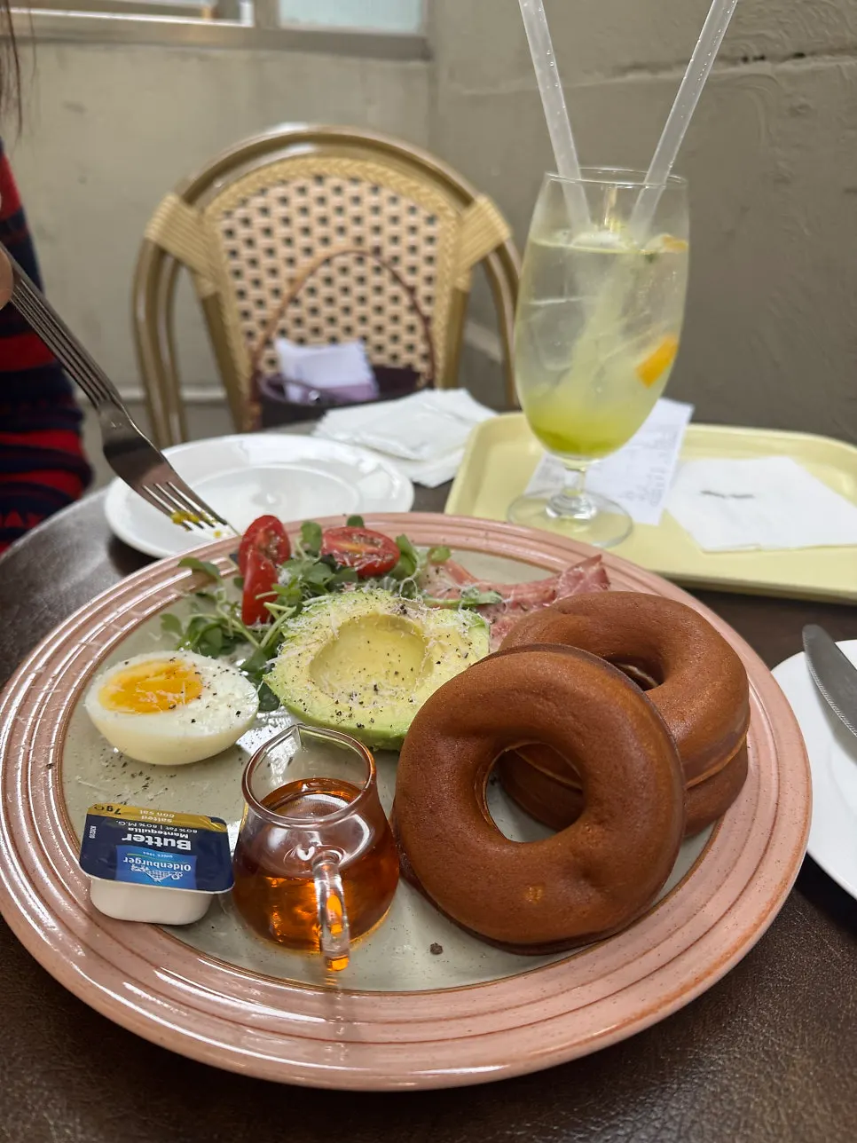 Brunch plate with jamón and tomato